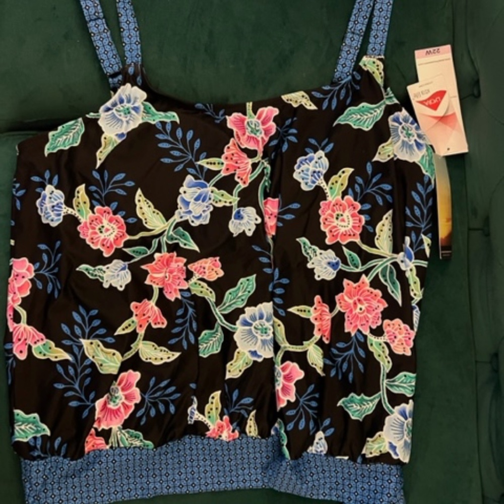 Women's Beach House Floral Tankini Swim Top